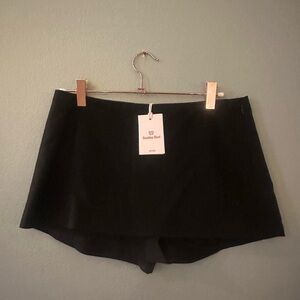 Aritzia NWT Sunday Best Black Skort Shorts with Tag